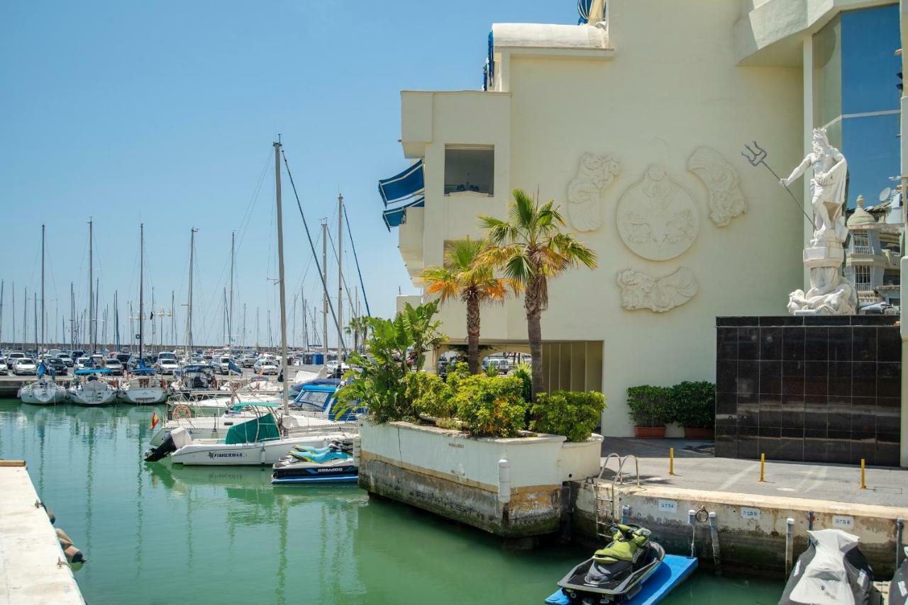 Happy Puerto Marina Lägenhet Benalmádena Exteriör bild